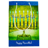 Green Hanukkah Menorah Peace Love Light Script Medium Cadeauzakje (Voorkant)