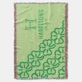 Green Irish Shamrock Personalized Family Name Deken (Voorkant Verticaal)