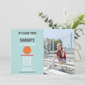 Green Light Background Basketball Invitations Kaart (Staand voorkant)