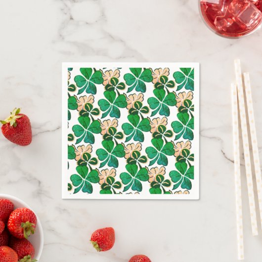 Green Lucky Clover Shamrock Pattern Servet (Insitu)
