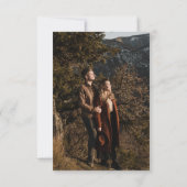 Green Misty Mountains Pine Trees Trouwfoto Save The Date (Achterkant)