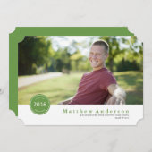 Green Modern Badge Afstuderen Uitnodiging (Voorkant / Achterkant)