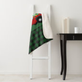 Green Plaid Christmas Sherpa Blanket (En situation)