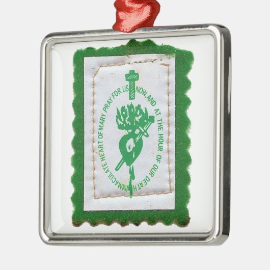 Green Scapular Ornament (Links)