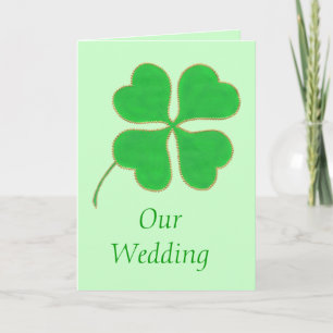 Green Shamrock, gouden stippen bruiloft uitnodigca