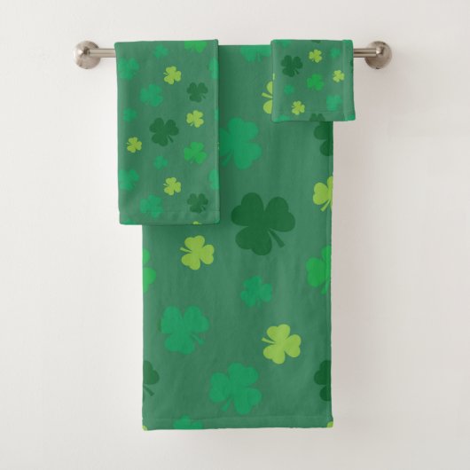 Green Shamrock Pattern St Patricks Day Bad Handdoek (Insitu)