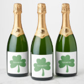 Green Shamrocks St. Patrick's Day Custom Name Sparkling Wijnetiket (Flessen)
