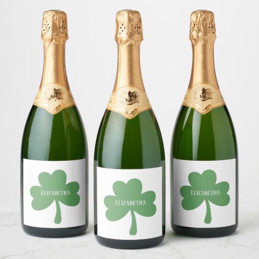 Green Shamrocks St. Patrick's Day Custom Name Sparkling Wijnetiket (Flessen)
