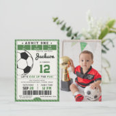 Green Soccer Anniversaire Photo Invitation (Debout devant)