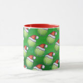 Green Tennis Ball in Santa Hat Pattern Mok (Midden)