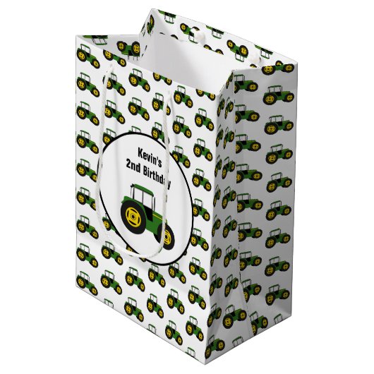Green Tractor Birthday Gift Bag Medium Cadeauzakje (Voorkant Gekanteld)