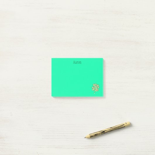 Green Vier Leaf Clover Post-it® Notes (Op bureau)