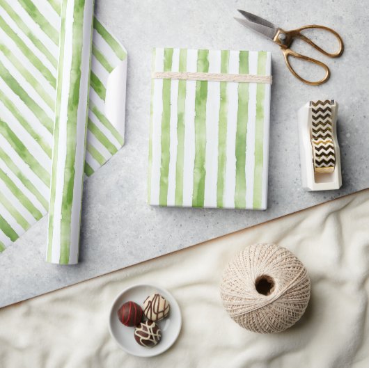 Green White Stripes Beach Verjaardag Cadeaupapier (Crafts)