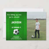 Green With Line Soccer Anniversaire Invitations av (Devant)