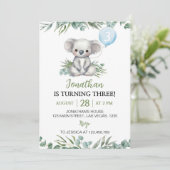 Greenery Koala Boy Verjaardag Uitnodiging (Staand voorkant)