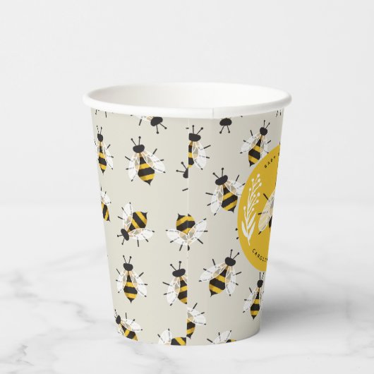 Greige Mama en Baby tot Bee Patterned Paper Papieren Bekers (Rechts)