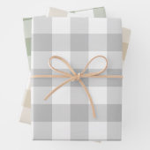 Grey Beige Sage Green Gingham Check Pset Inpakpapier Vel (In situ)