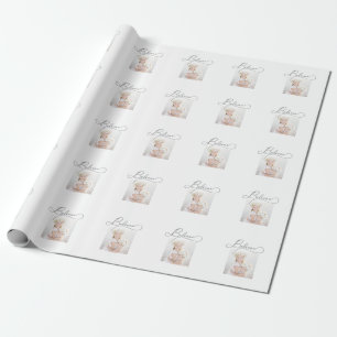 Grey Believe Script met kerstfoto Cadeaupapier