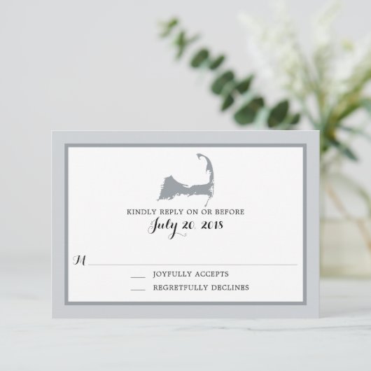 Grey Cape Cod | Mariage RSVP (Debout devant)