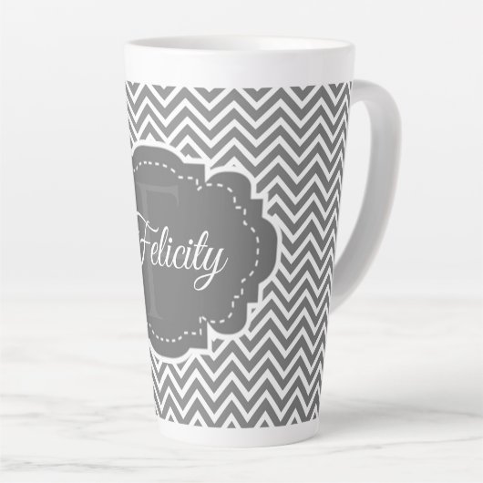 Grey Chevron Personnalisé Latte Mug (Angle droit)