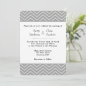 Grey Grey Chevron Invitations de mariage (Debout devant)