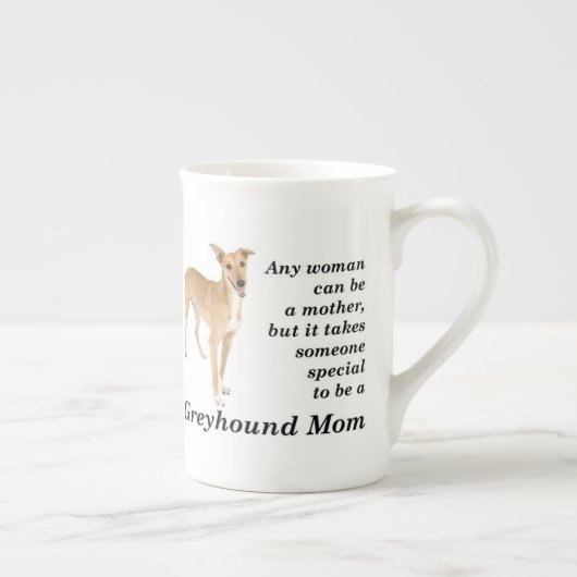 Greyhound Ma Mok (Rechts)