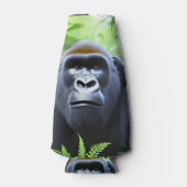 Greyson The Male Gorilla, bottelaar Flesjeskoeler (Voorkant)