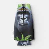 Greyson The Male Gorilla, bottelaar Flesjeskoeler (Achterkant)