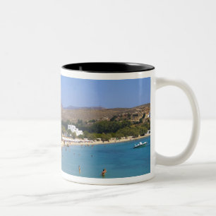 Griekenland, Paros eiland, Krios Beach van bovenaf Tweekleurige Koffiemok