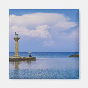 Griekenland, Rhodes, standbeeld in Mandraki Harbou Magneet