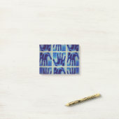 griezelige blauwe hand post-it® notes (Op bureau)