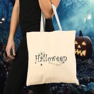 Griezelige Elegantie: Halloween Spinnenweb Design Tote Bag