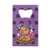 Griezelige maar Lieve Capybara Heks Halloween Kredietkaart Flessenopener (Achterkant)
