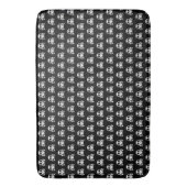 griezelige schedel op een zwarte achtergrond badmat (Voorkant Verticaal)