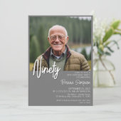 Grijs 90ste verjaardag foto uitnodiging (Staand voorkant)