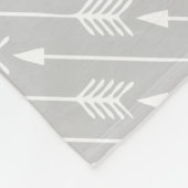 Grijs en Aqua Monogrammed Pijlen Patroon Fleece Deken (Hoek)