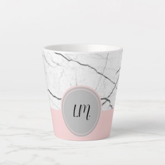 Grijs en Blush White Marble Aangepast Latte Mok (Voorkant)