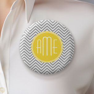 Grijs en Gele Chevrons Aangepast monogram Ronde Button 5,7 Cm