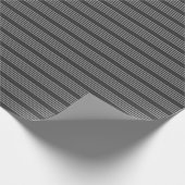 Grijs en houtskool vijf strepen patroon cadeaupapier (Hoek)