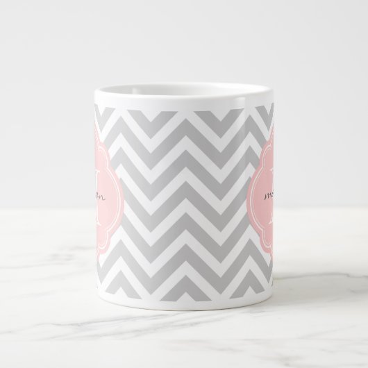Grijs en Lichtroze Chevron Custom Monogram Extra Grote Beker (Voorkant)