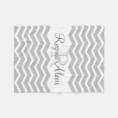 Grijs en Wit Monogram Naam Keepsake Chevron Fleece Deken (Voorkant (Horizontaal))