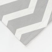 Grijs en Wit Monogram Naam Keepsake Chevron Fleece Deken (Hoek)