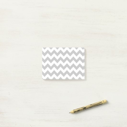 Grijs en wit Zigzag Chevron Pattern Post-it® Notes (Op bureau)