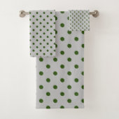 Grijs groen met polka stippen bad handdoek (Insitu)