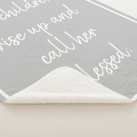 Grijs haar kinderen stijgen omhoog en noemen haar  sherpa deken (3/4)