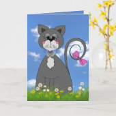 Grijs kat in gras verjaardag kaart (Gele Bloem)