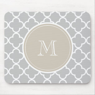 grijs Quatrefoliepatroon, beige monogram Muismat