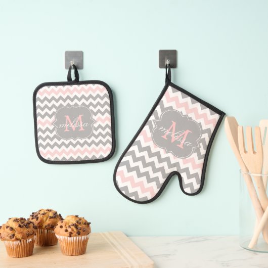 Grijs Roze Chevron Monogram Potholder Set (Insitu(Ophanging))