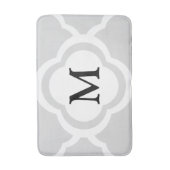 Grijs & wit Quatrefoil Patroon Monogrammen Badmat (Voorkant Verticaal)