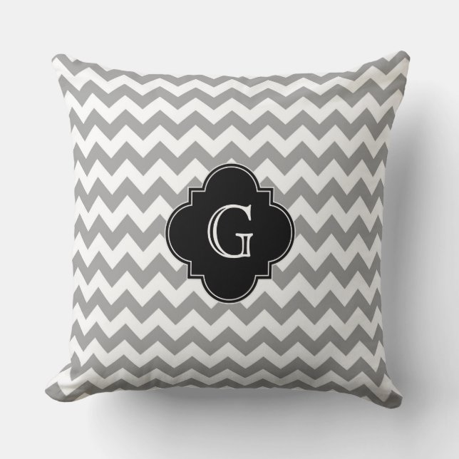 Grijs Witte Chevron ZigZag Zwarte Quatrefoil Monog Kussen (Voorkant)